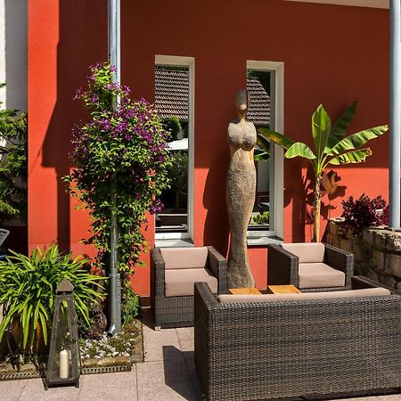 Wirtshaus & Hotel Goldener Greif Edelsfeld 外观 照片