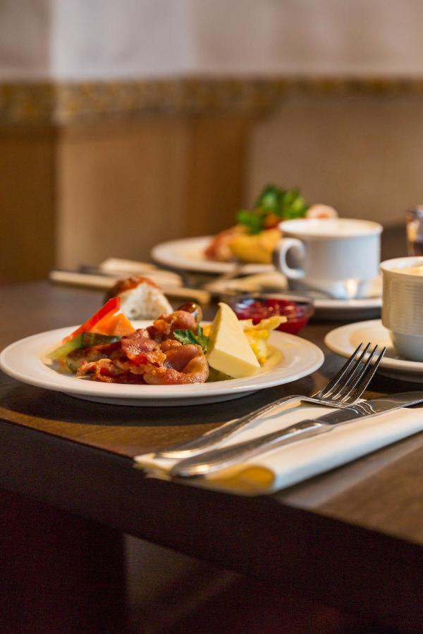 Wirtshaus & Hotel Goldener Greif Edelsfeld 外观 照片