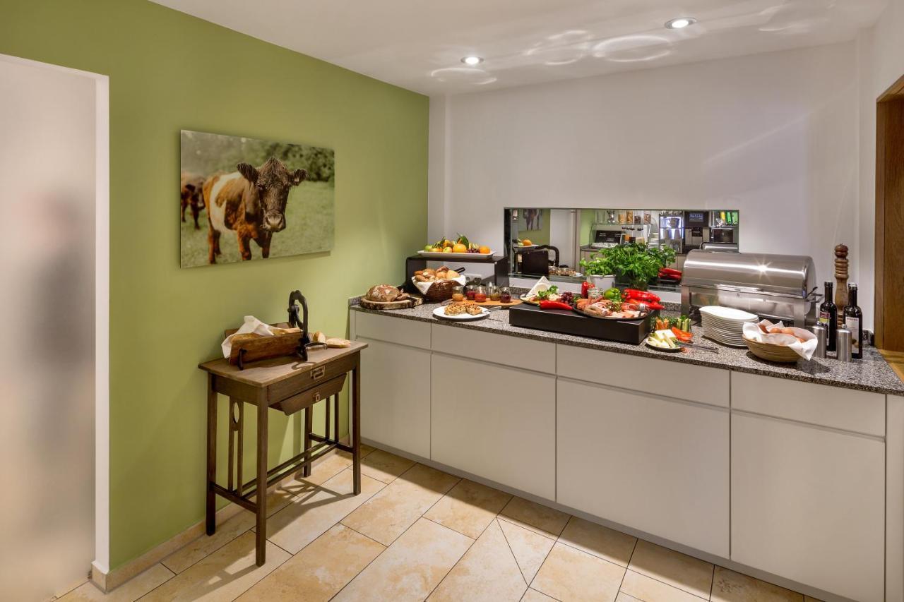 Wirtshaus & Hotel Goldener Greif Edelsfeld 外观 照片