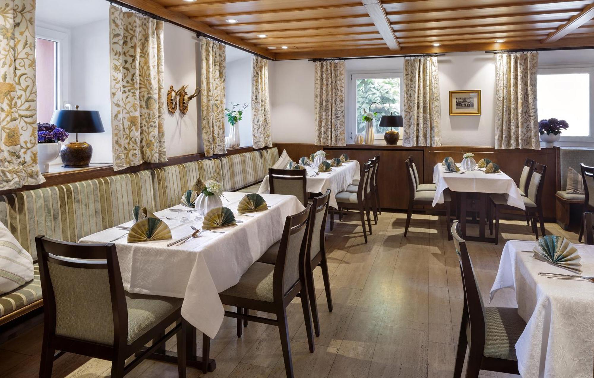 Wirtshaus & Hotel Goldener Greif Edelsfeld 外观 照片