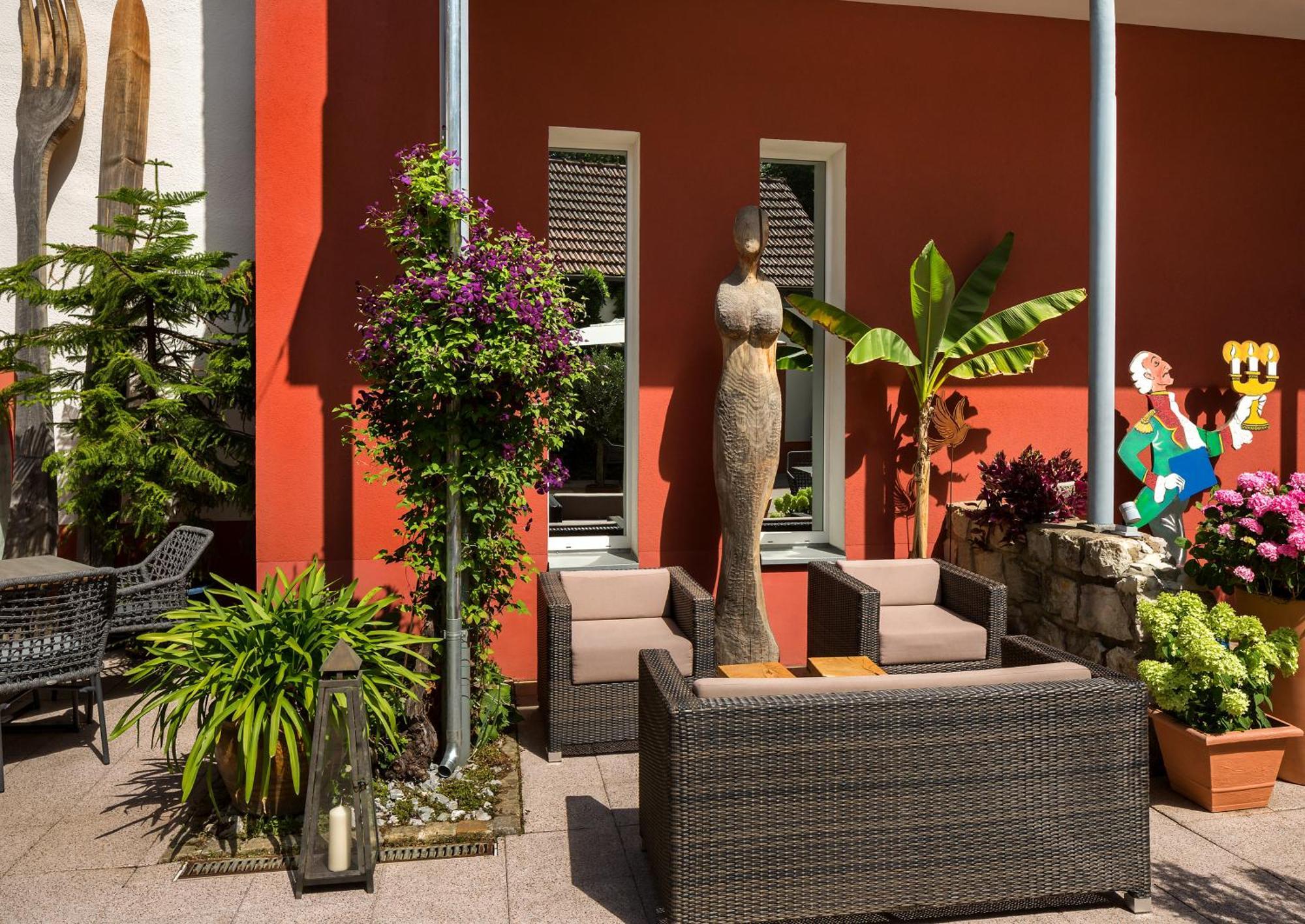 Wirtshaus & Hotel Goldener Greif Edelsfeld 外观 照片