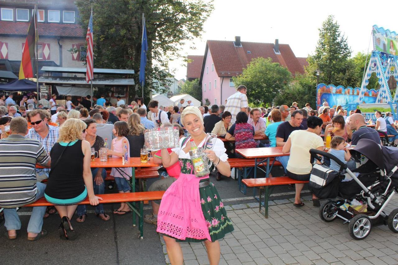 Wirtshaus & Hotel Goldener Greif Edelsfeld 外观 照片