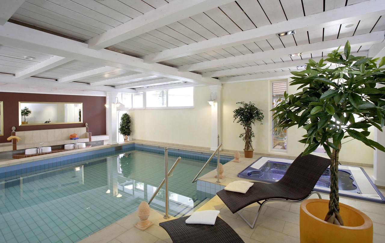 Wirtshaus & Hotel Goldener Greif Edelsfeld 外观 照片
